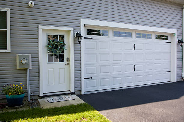 24/7 Emergency Garage Door Panel Replacement experts in Lake Mathews, CA